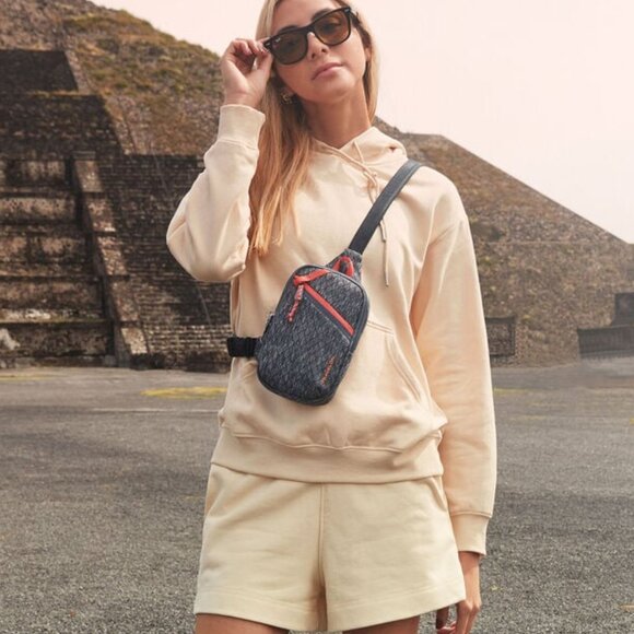 Travelon Anti-Theft Greenlander Compact Sling - Diamond Ash/NWT - Picture 3 of 16